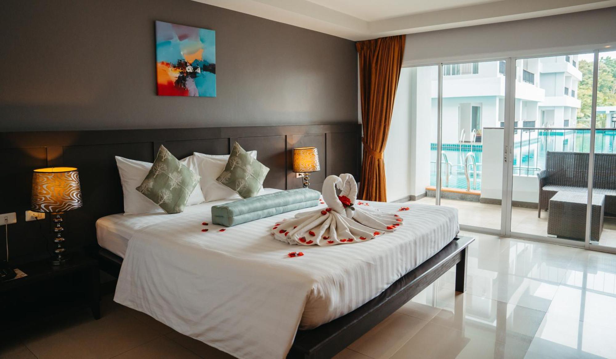 Готель Casa Del M Phuket - Newly Renovated Patong Екстер'єр фото