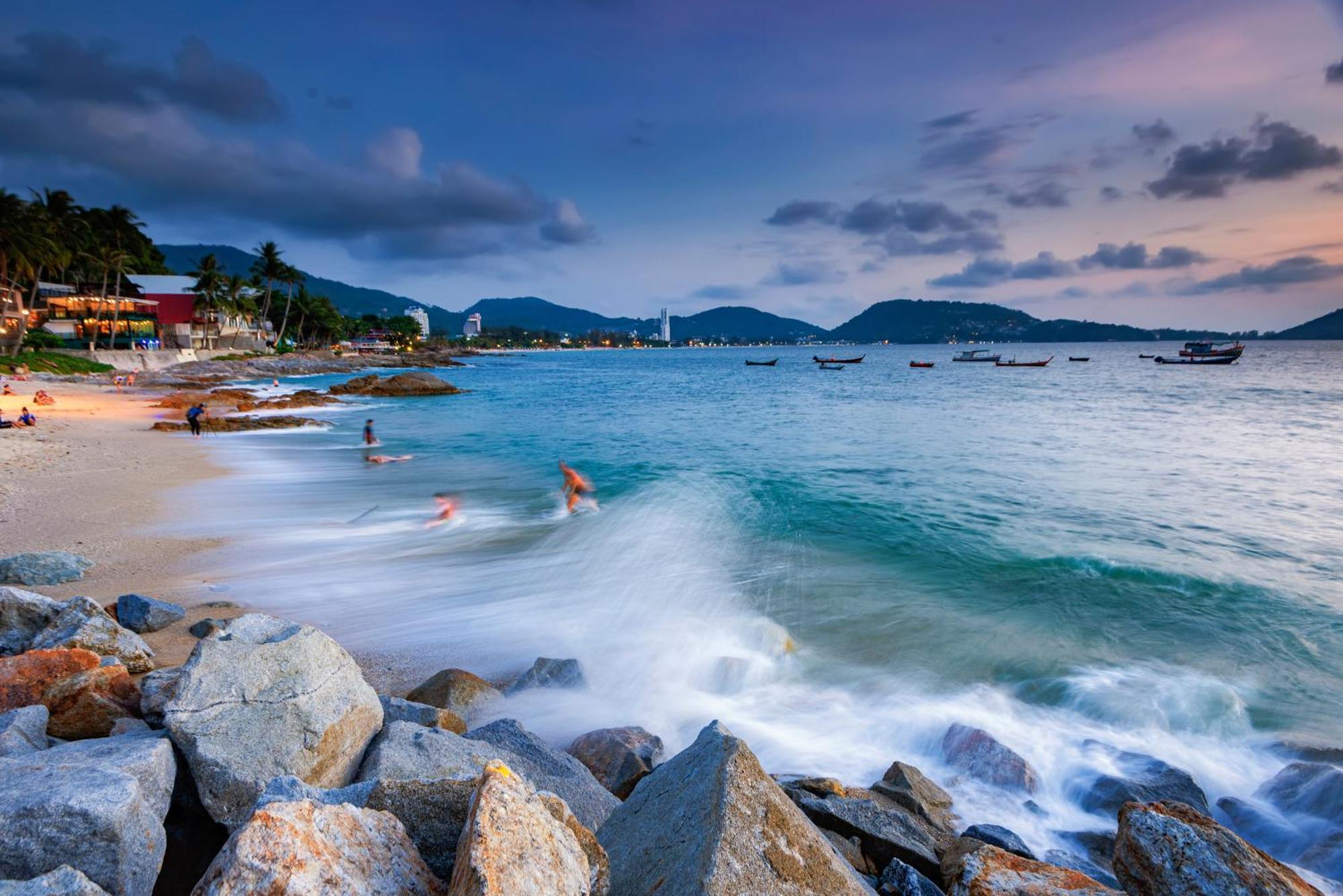 Готель Casa Del M Phuket - Newly Renovated Patong Екстер'єр фото