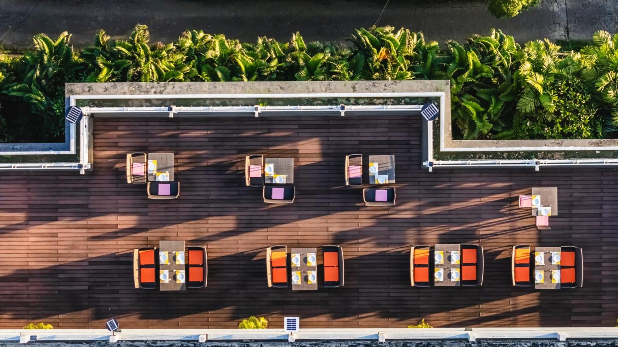 Готель Casa Del M Phuket - Newly Renovated Patong Екстер'єр фото