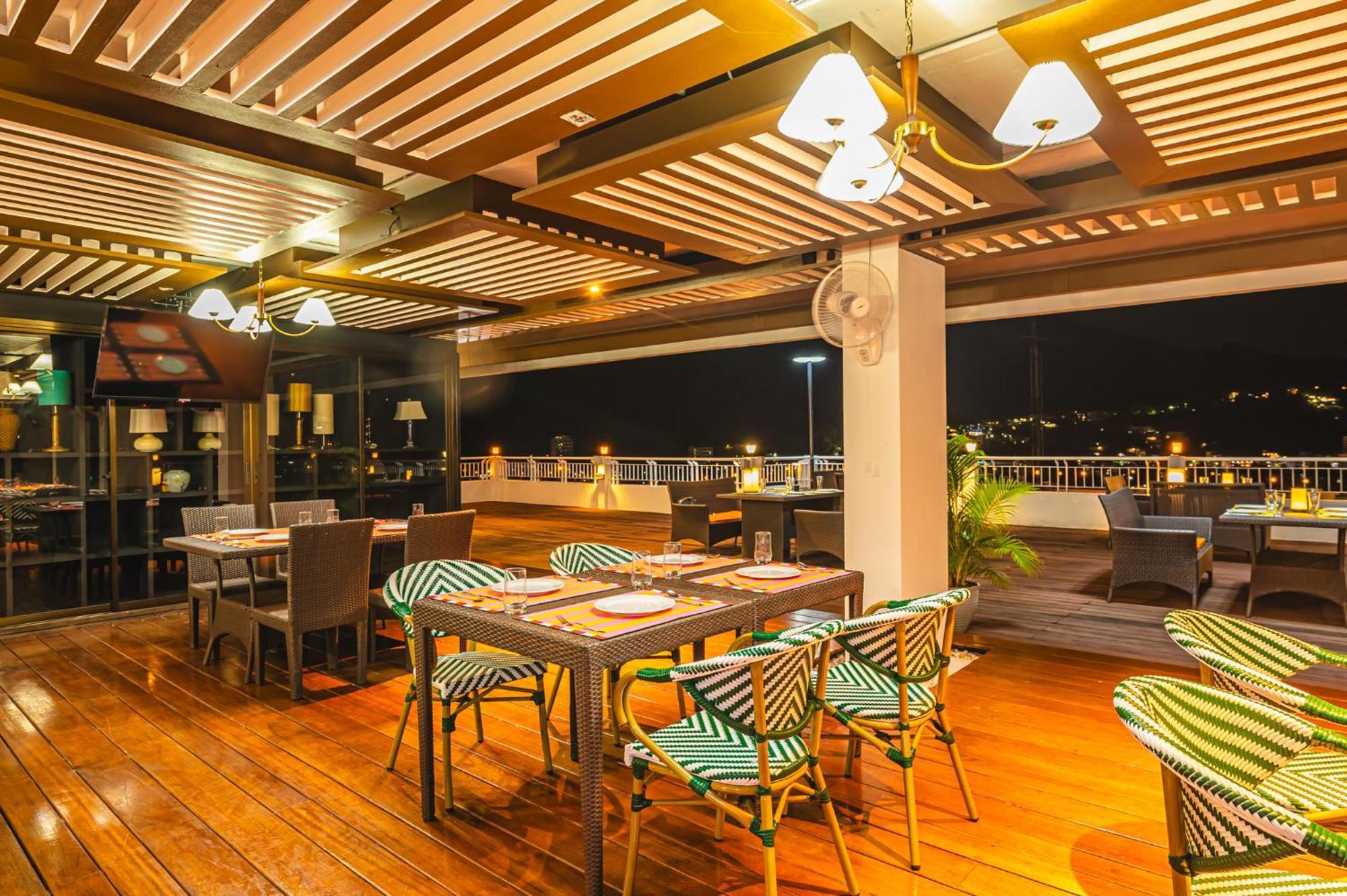 Готель Casa Del M Phuket - Newly Renovated Patong Екстер'єр фото