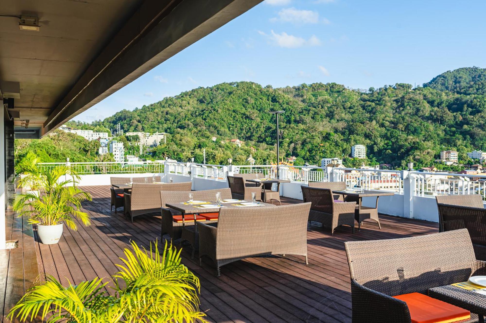 Готель Casa Del M Phuket - Newly Renovated Patong Екстер'єр фото