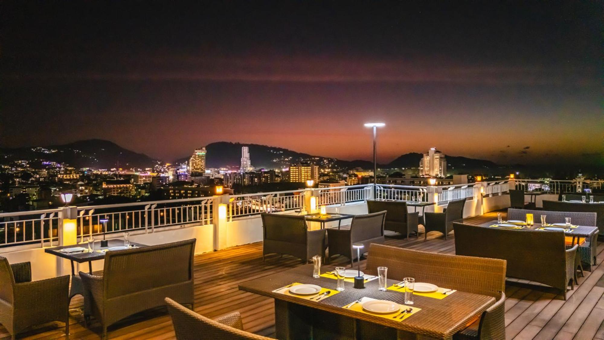 Готель Casa Del M Phuket - Newly Renovated Patong Екстер'єр фото