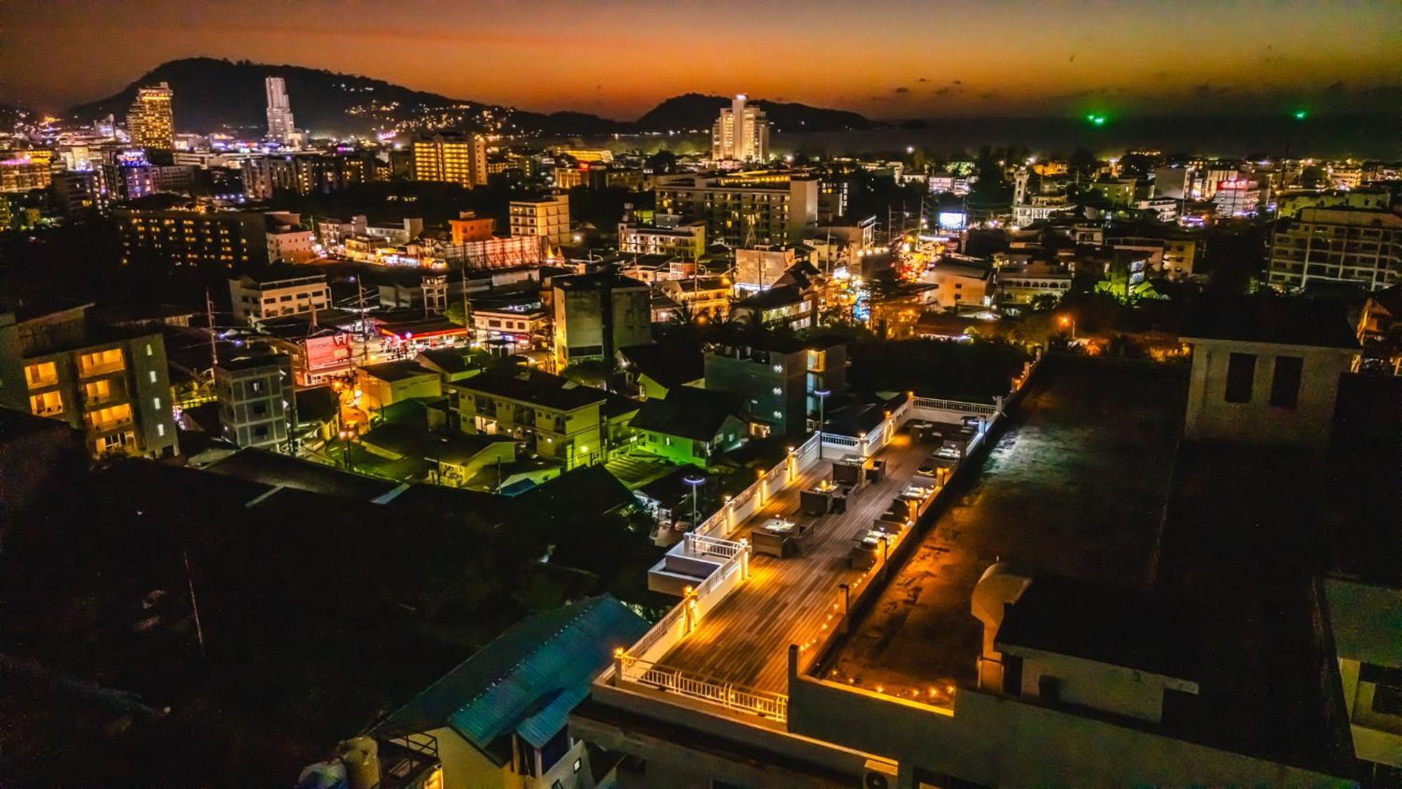 Готель Casa Del M Phuket - Newly Renovated Patong Екстер'єр фото